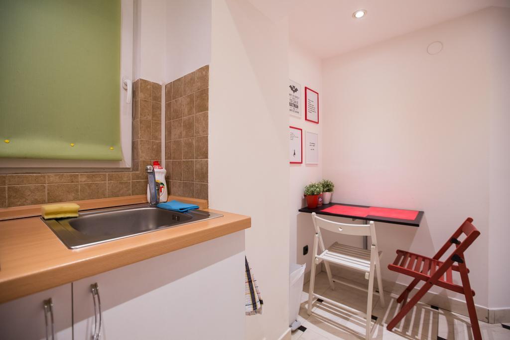 Eazzynight Center Apartment 자그레브 객실 사진